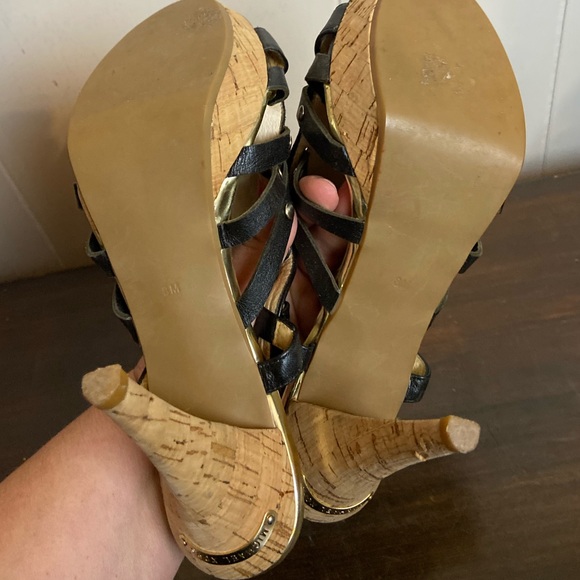 Michael Korrs leather black gold stilleto Heel 8 rubber lower opentoe sling back - Picture 6 of 7